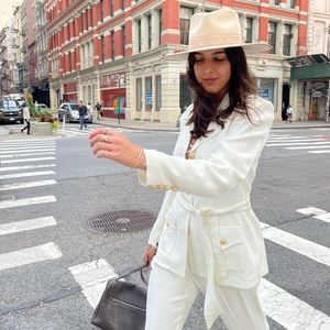 Meet your Posher, Bar